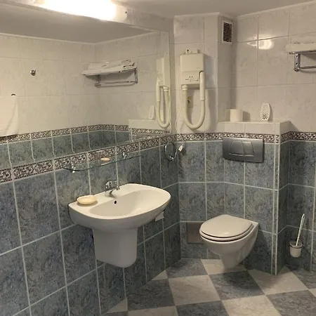 Hotel Condor 3*