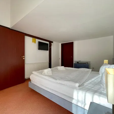 Condor Hotel