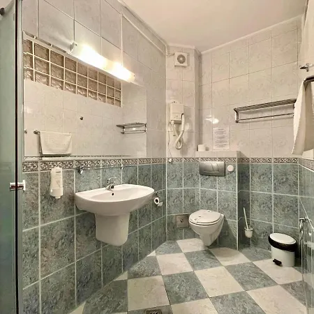 Condor Hotel